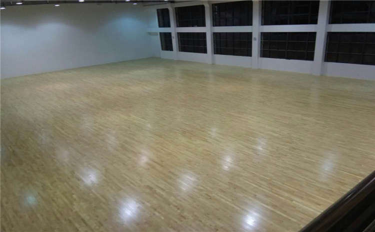 松木羽毛球館木地板報(bào)價(jià)